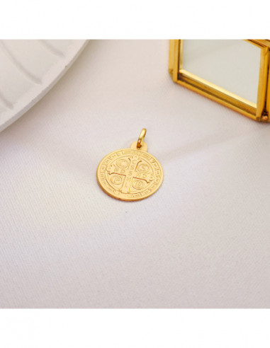 18K ESCAPULARIO MEDALLA SAN BENITO...