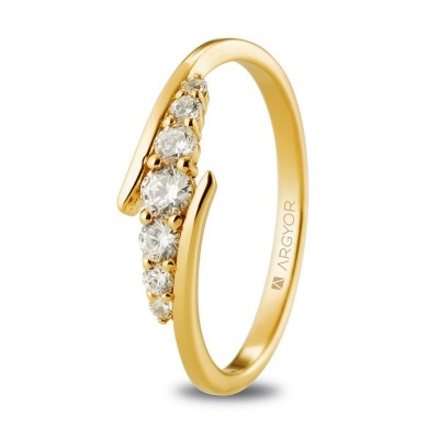 Anillo de compromiso en oro...